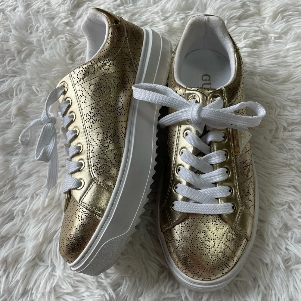 GUESS Women's Donessa Treaded Platform Metallic Gold Sneakers